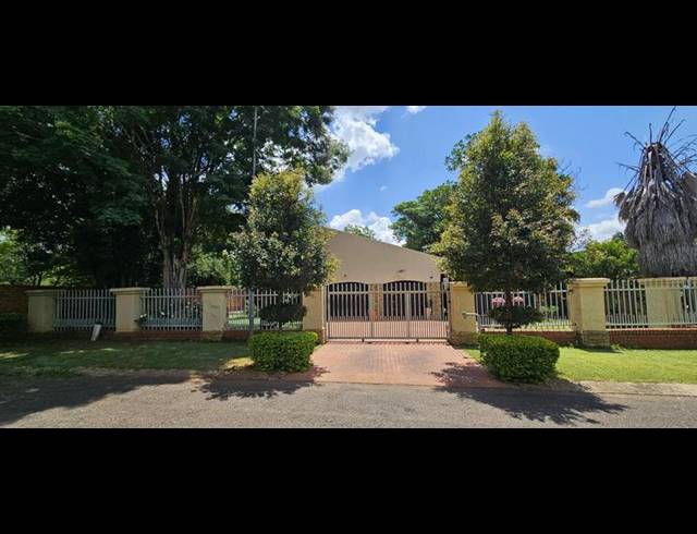 4 BEDROOM HOUSE FOR SALE IN THERESA PARK